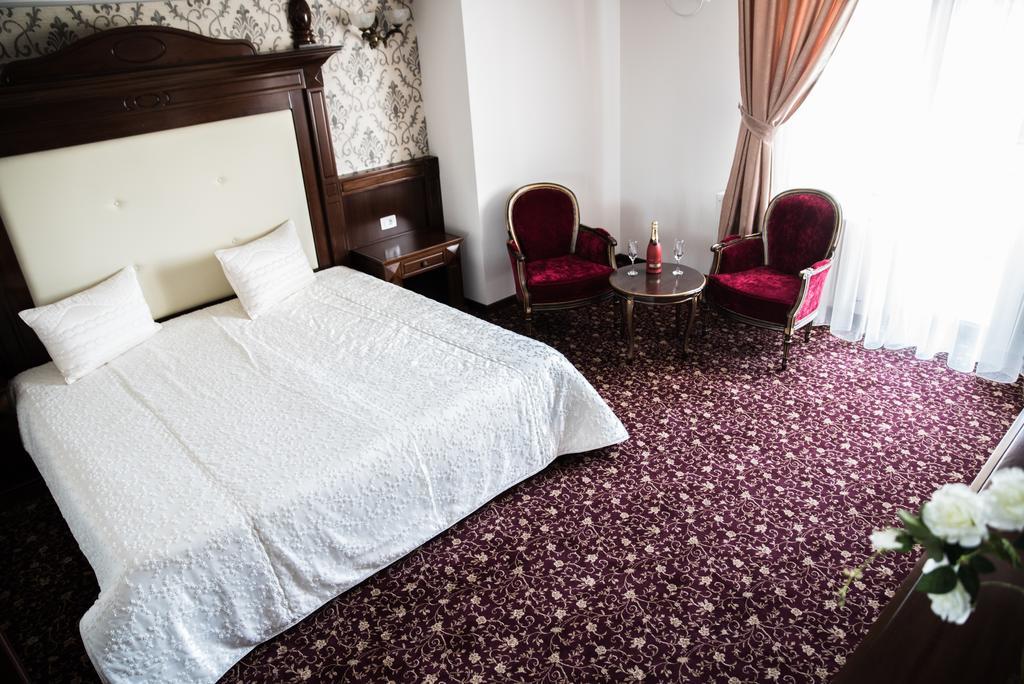 Hotel Giuliano Bragadiru المظهر الخارجي الصورة
