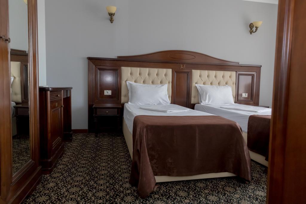 Hotel Giuliano Bragadiru المظهر الخارجي الصورة
