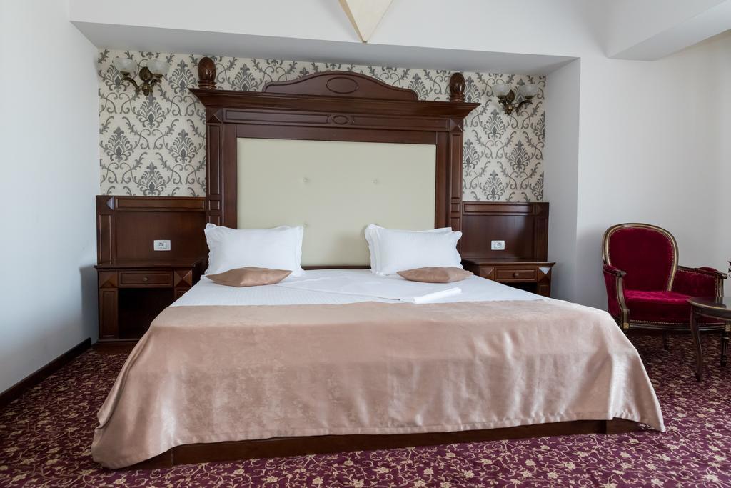 Hotel Giuliano Bragadiru المظهر الخارجي الصورة
