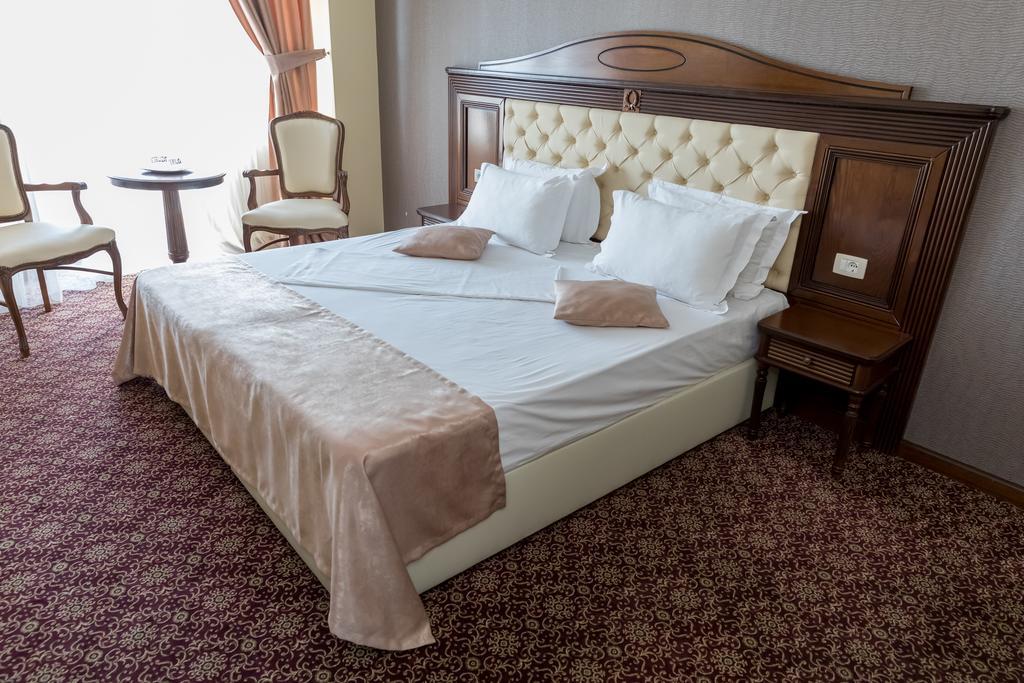 Hotel Giuliano Bragadiru المظهر الخارجي الصورة