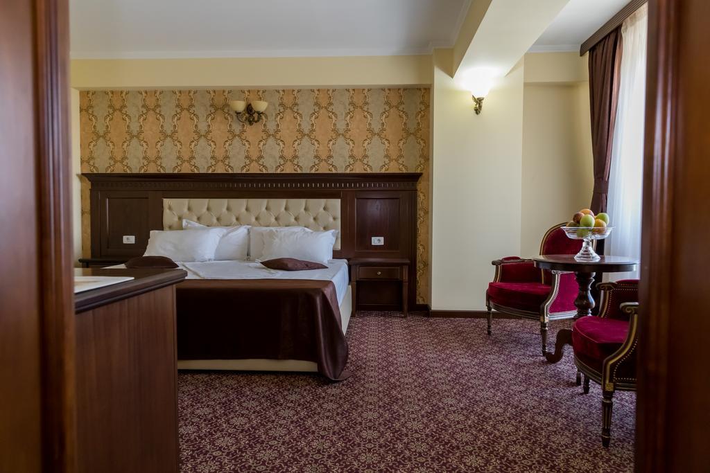 Hotel Giuliano Bragadiru المظهر الخارجي الصورة