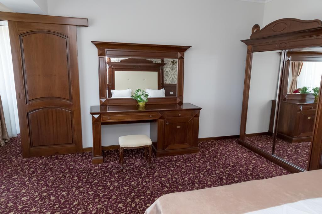 Hotel Giuliano Bragadiru المظهر الخارجي الصورة