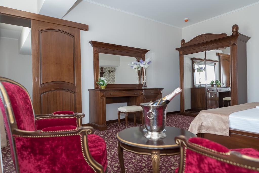 Hotel Giuliano Bragadiru المظهر الخارجي الصورة